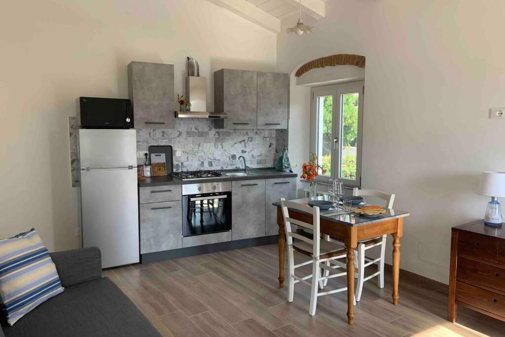 Apartamento Antica Casa Nel Borgo Pietrasanta Exterior foto